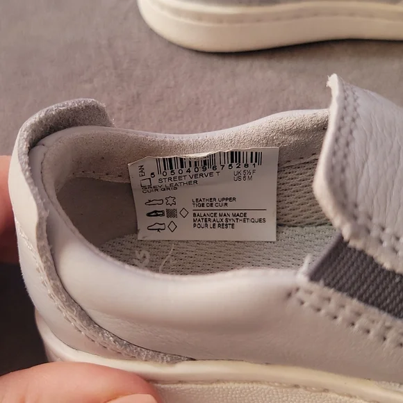 Clark's Leather Grey Toddler Slip on sneakers Sz 6 - Picture 9 of 11